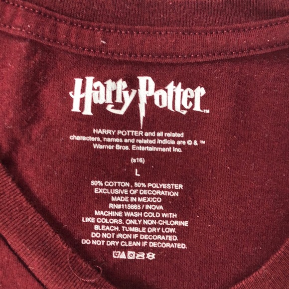 Women’s Harry Potter HOG WARTS short sleeve shirt. - Picture 4 of 6